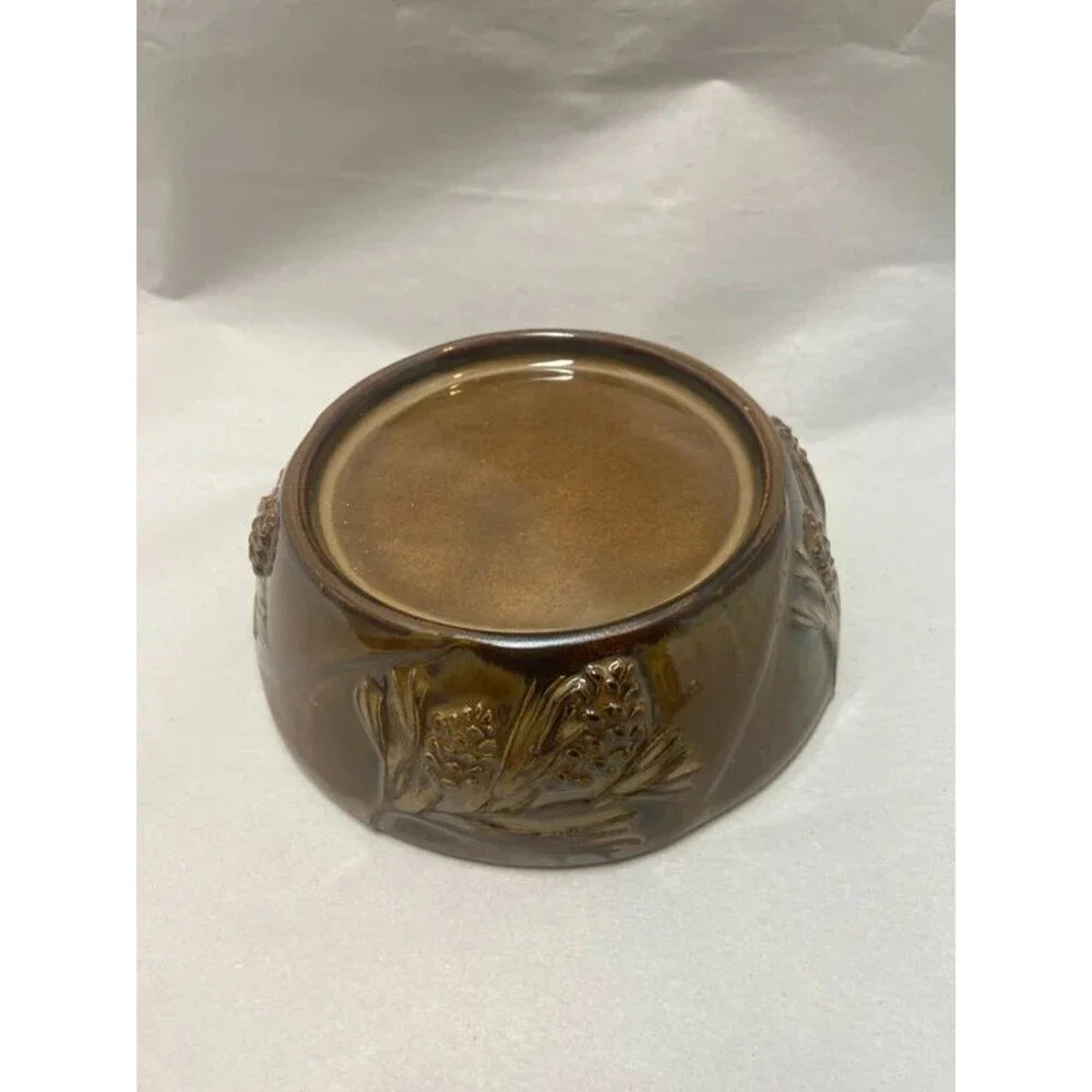 Pine cone lodge ceramic pillar holder